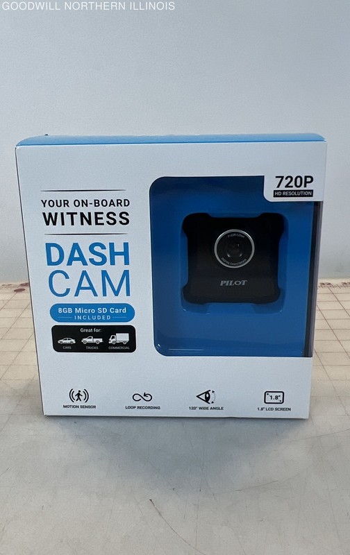 Pilot 720p HD Dash Cam Car Camera Your On-Board Witness 8GB Micro SD Card