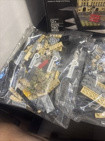 LEGO ARCHITECTURE: Buckingham Palace (21029)  Retired New Open Box Sealed Bags