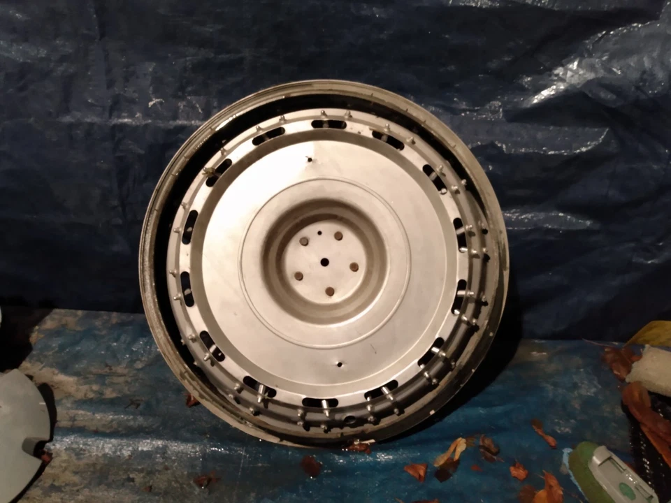 Pontiac Bonneville Firebird 1980 1981 1982 radios de cable tapacubos cubierta de rueda de 15” Foto 4 de 4