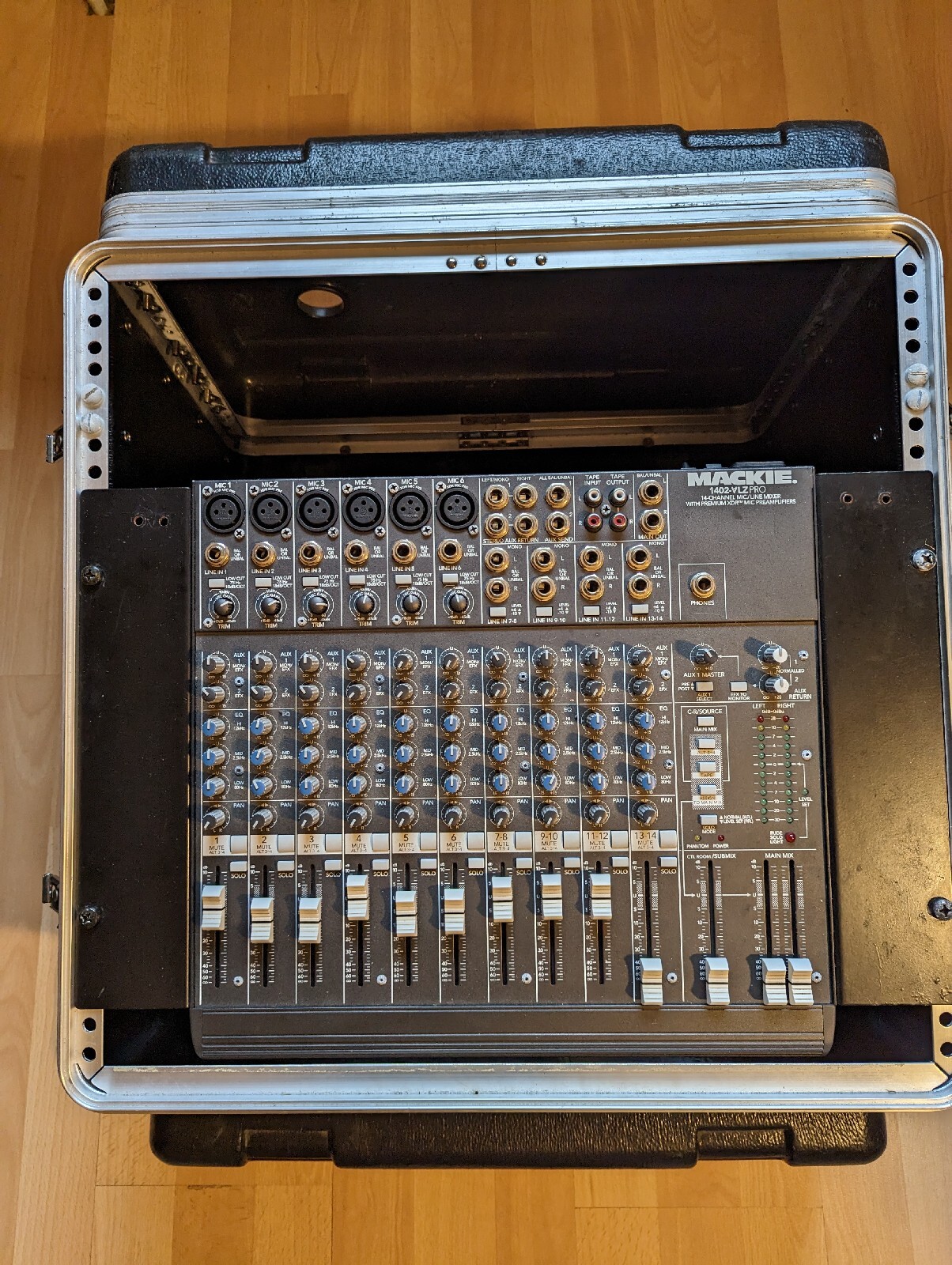 Gator slant top mixer/ rack case. eBay