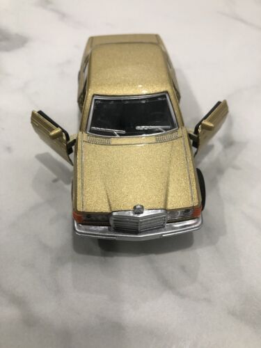 Mercedes Benz S Class 1:36 Toy Car - Picture 9 of 11