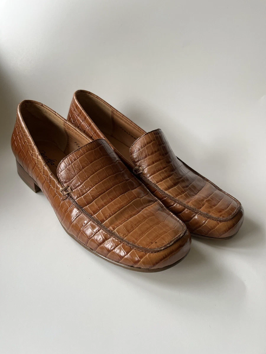 Dexter crocs clearance