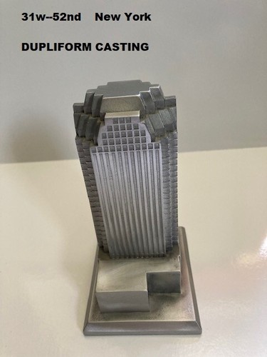 Collectible Souvenir Model Building - Picture 4 of 7