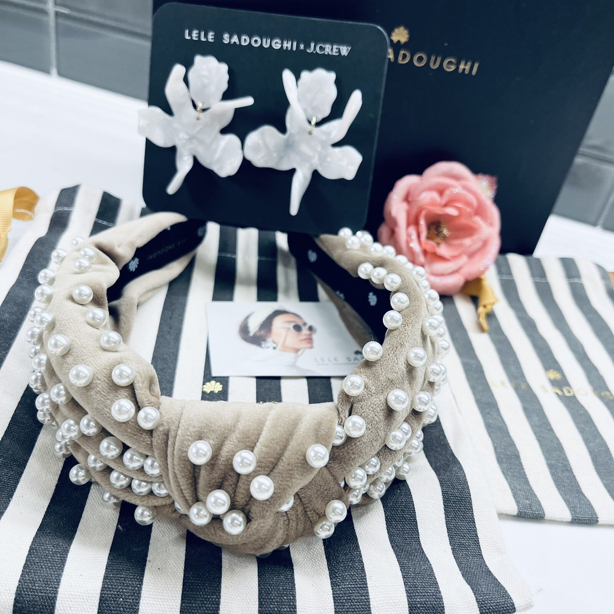 LELE SADOUGHI DESERT TAN PEARL KNOT HEADBAND & SMALL LILY  display picture 1