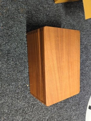 Schachfigurenkoffer aus poliertem massivem Babulholz mit Klappdeckel 9 x 4 Zoll (2051)