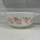 New ListingVtg Pyrex Pink on White Gooseberry 443 2.5 Qt Cinderella Mixing Bowl