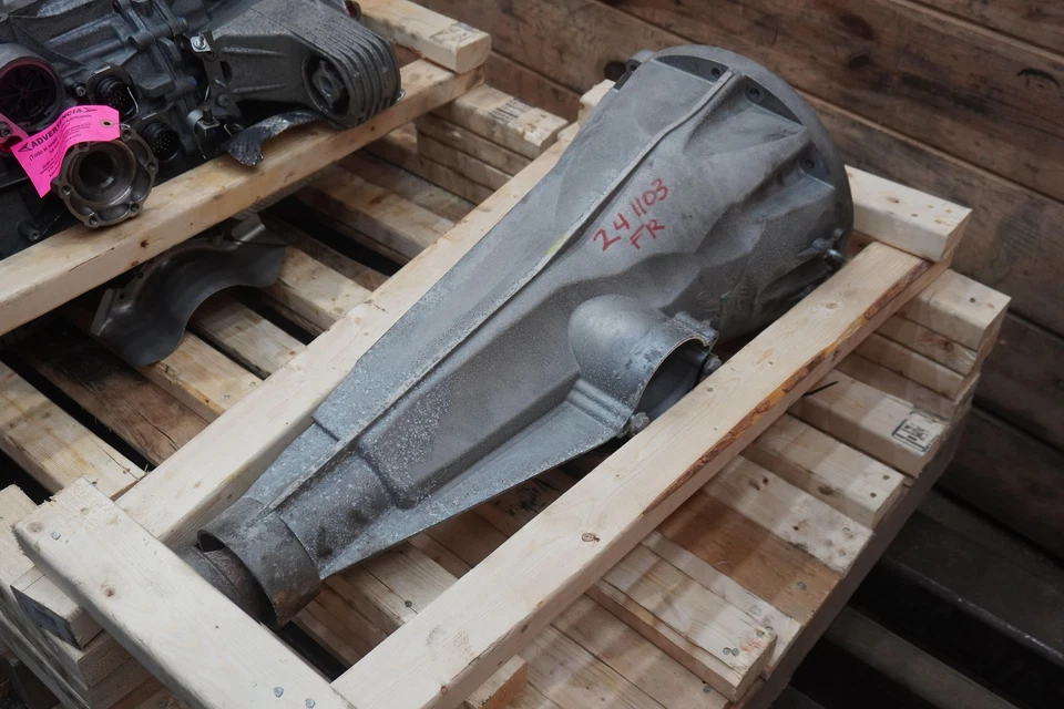 Conjunto de eje de carcasa de campana de transmisión 269701 OEM Ferrari California 2008-14 Foto 2 de 4