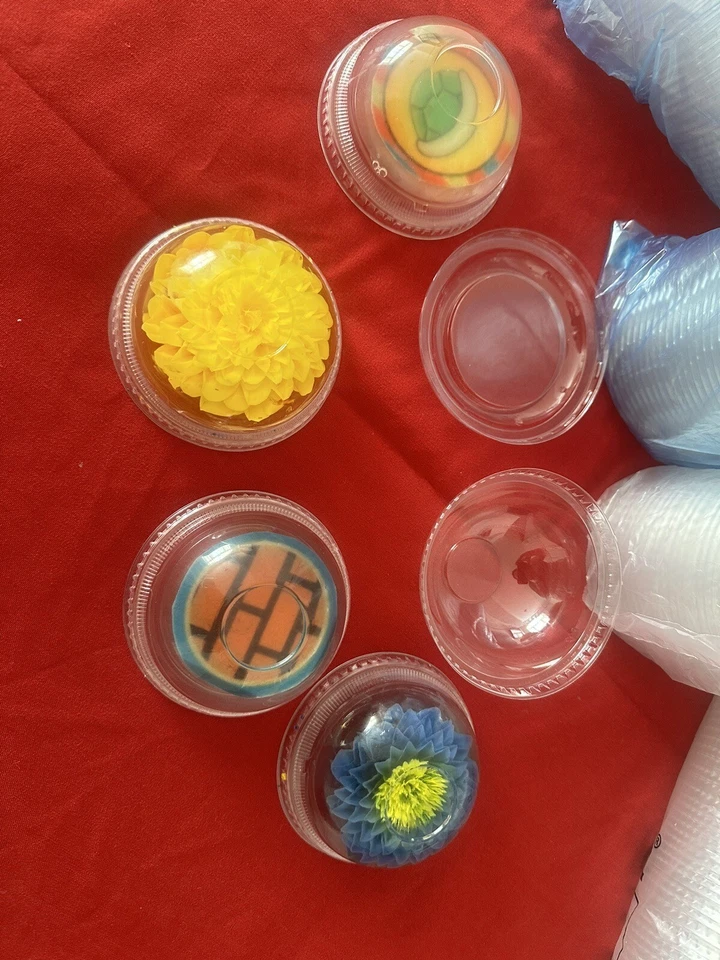 vasos para Gelatinas Con Tapa De Cúpula Sin Hoyo Desechable - Image 2 of 4