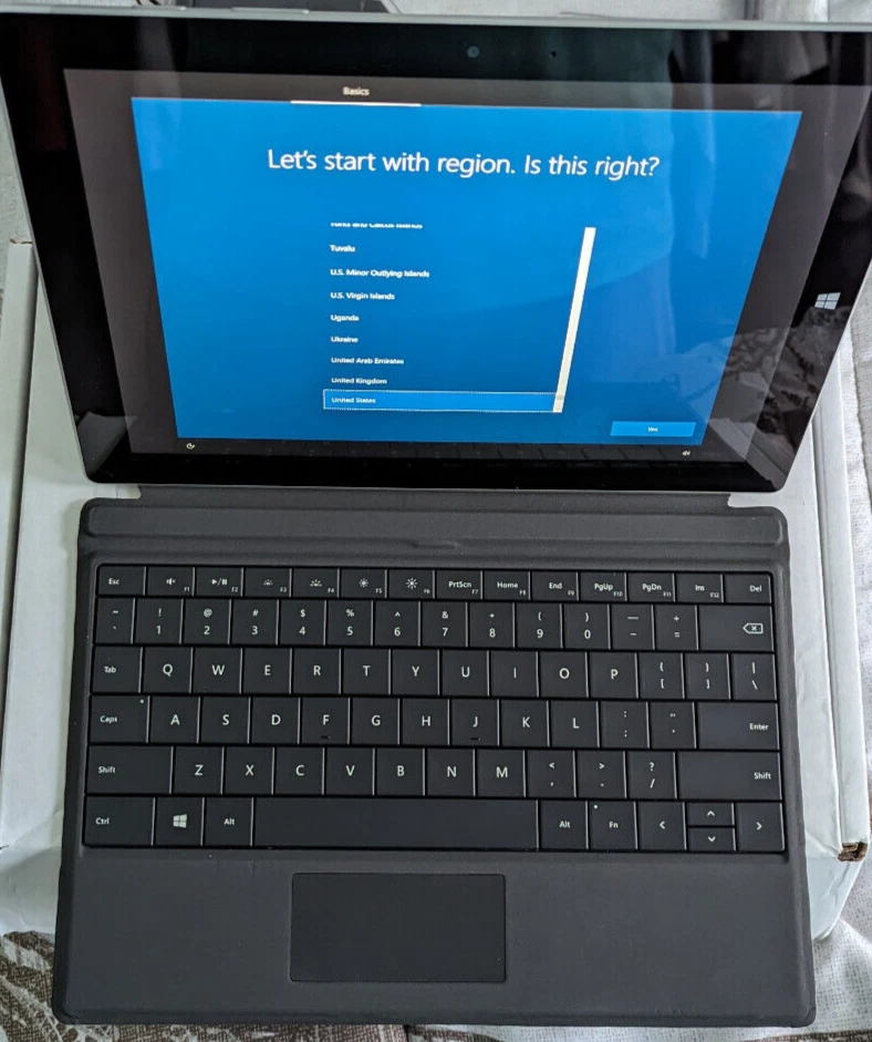 Surface 3 Tablet Bundle + Type Cover + Pen + Tip Kit + STM Case 4GB Windows 10 - Image 2 of 4