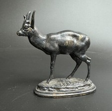 Statue A. L. BARYE : "Antilope". Epreuve en bronze patiné, 10 x 8,5 x 4 cm