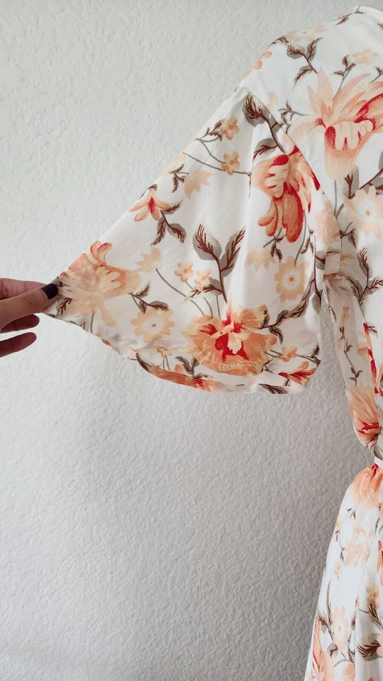 Mameluco Urban Outfitters Nuevo Talla Pequeña Floral Corbata Volantes Primavera Blanco Foto 4 de 4