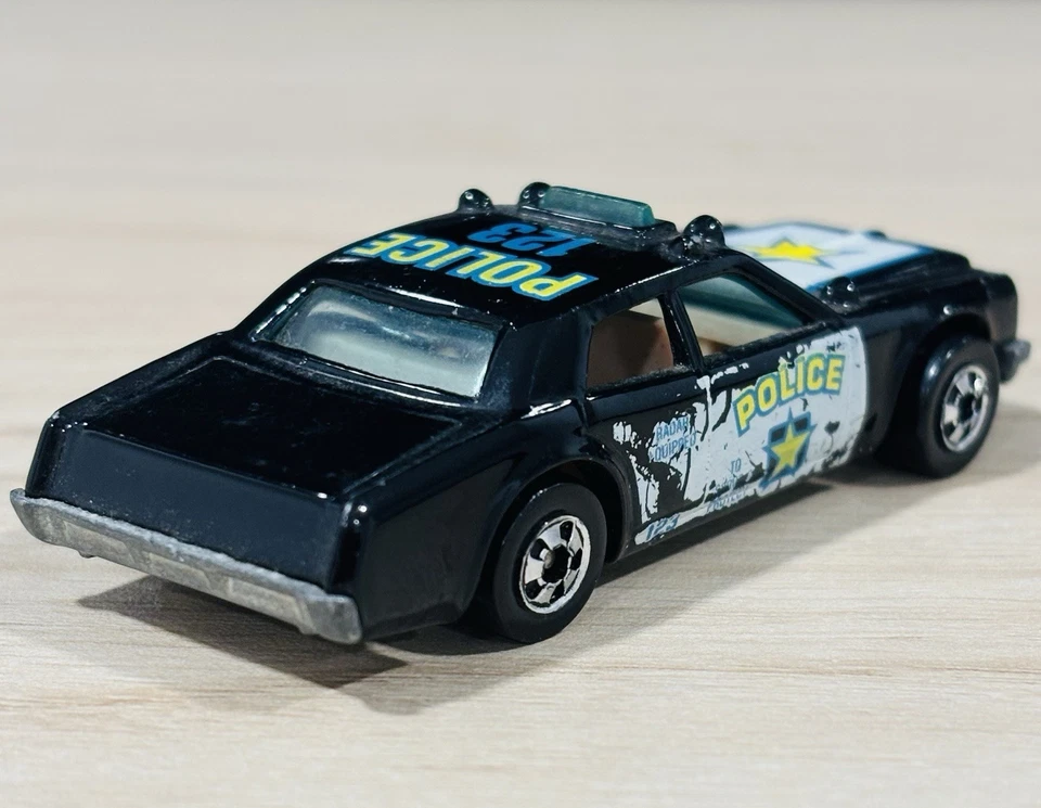 Coche de policía Hot Wheels 1977 Blackwall Highway Patrol coche 1:64 buen estado Foto 3 de 4