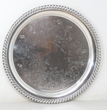 Rundes Serviertablett graviert Schnörkel Seilrand 26 cm versilbert WM Rogers