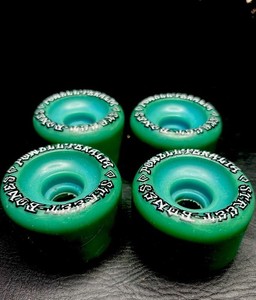 VINTAGE Powell Peralta STREET BONES Blue Wheels BRAND NEW