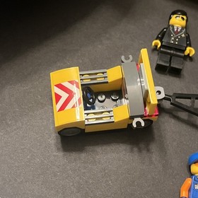 Lego City 60104 Airport Passenger Terminal With Extras - Limo Missing Figures