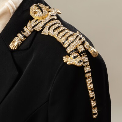 men's hot selling tiger brooch alloy rhinestone animal pin suit coat accessories