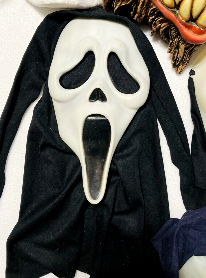 Vintage Masks Halloween Vintage Easter Unlimited Scream GLOW Ghostface