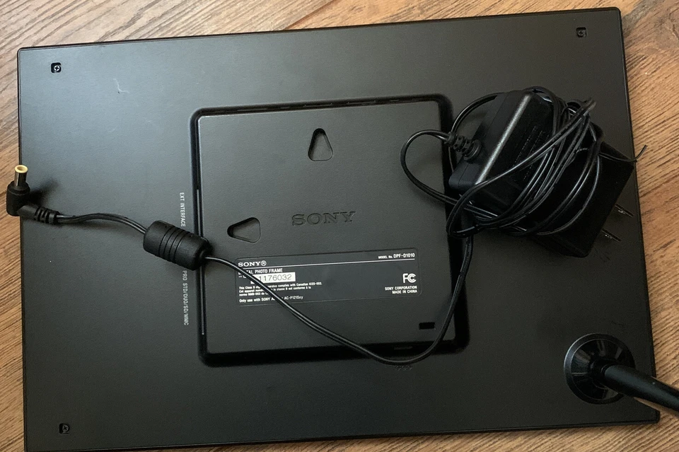 Sony DPF-D1010 10.2" Digital Picture Frame - Image 4 of 4