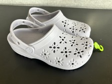 Crocs Womens 7 Classic Floral Cut Out Clog Purple Moon New With Tags Flower