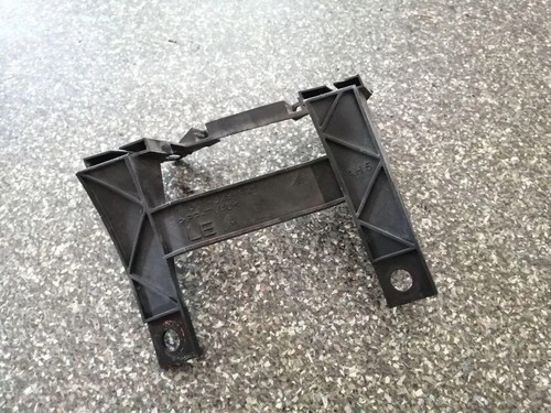 VW TRANSPORTER V T5 Flatbed Scheinwerferhalter links 1301329421 2.50 33885443