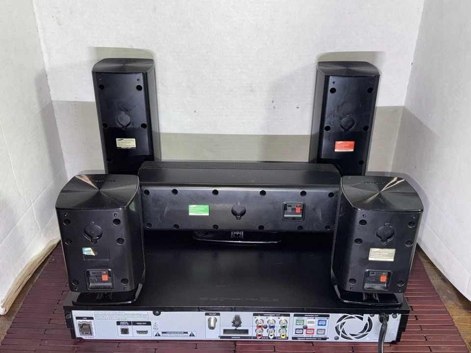 Sistema de Home Theater Samsung HTD5100 Blu Ray com 5 Alto-falantes - Testado e Funciona - Imagem 2 de 4