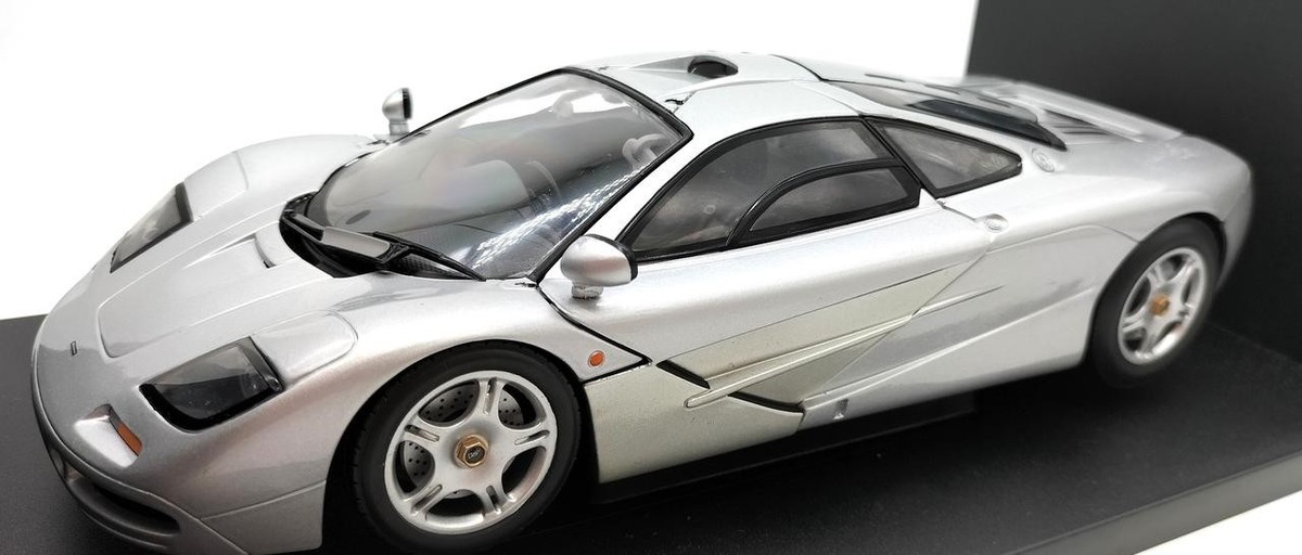 Mini Car】 UT MODEL MCLAREN F1 GTR ROAD CAR SILVER 1/18 scale car