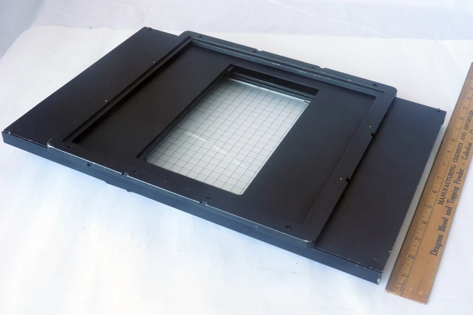 Cambo Legend 8 x 10 Slide Reducing Back to 4.5 x 8" Dividing Back Barely Used - Image 2 of 4