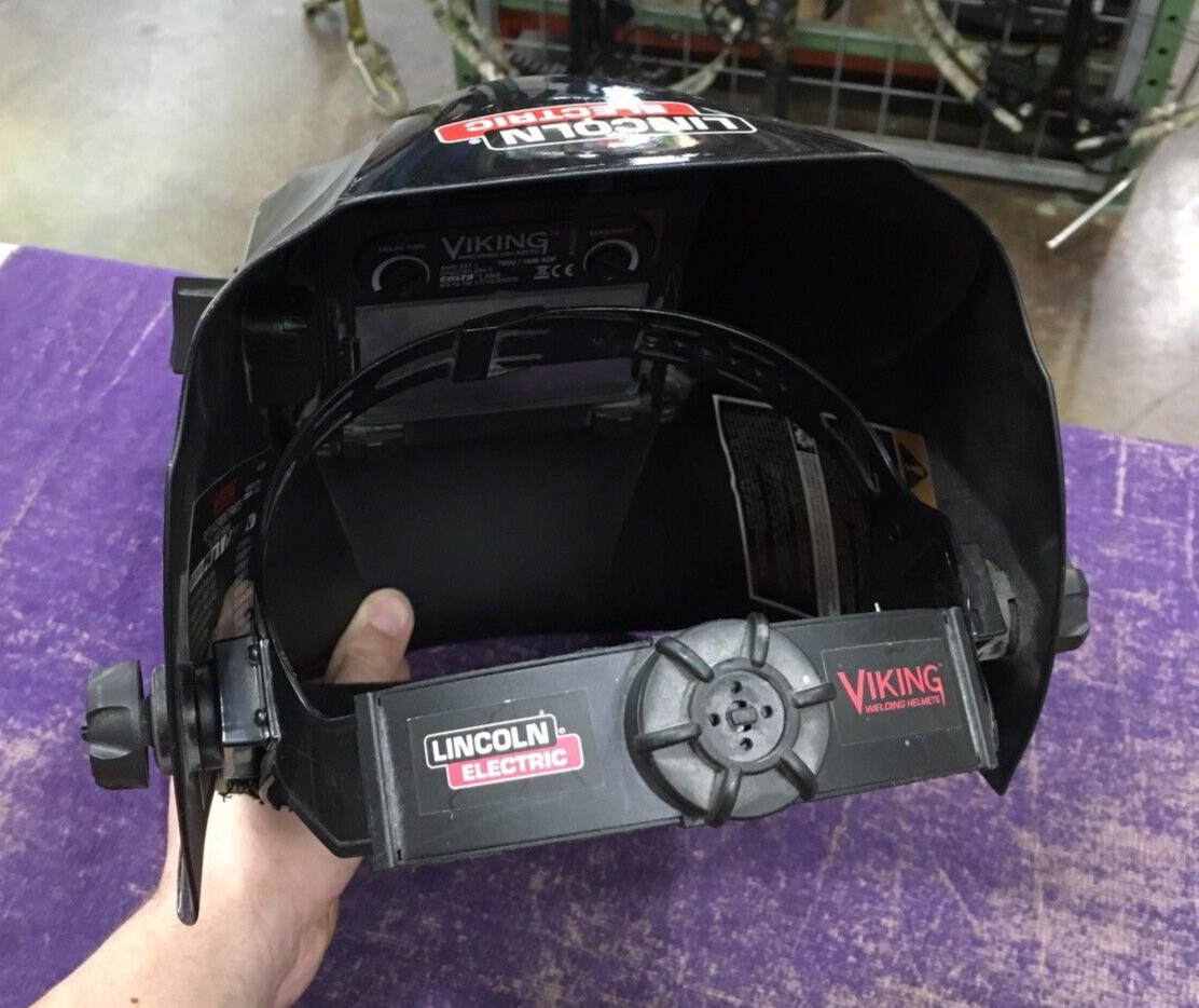 Lincoln Electric Viking 1840 Series Black Auto Darkening Welding Helmet