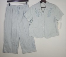 Vintage Alfred Dunner Petite Women's 2 Piece Capri Blouse Floral Set 10/12P