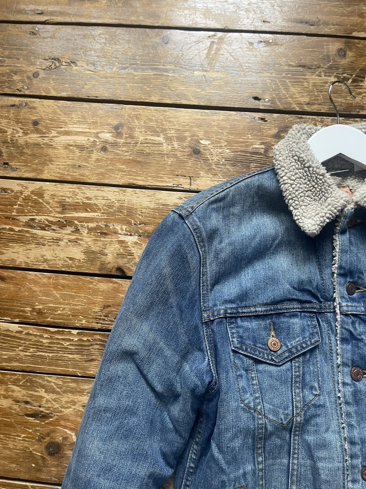 Levi's Trucker Jacket, photo 3 of 5