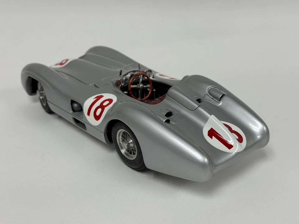 1/18 CMC Mercedes Benz W196 R 1954 French Grand Prix J.M.Fangio M-049 ABG047 - Image 2 of 4