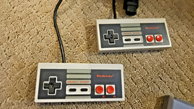 Nintendo NES Console Bundle - 22 Games - 2 Controllers Tyson Punchout Mario