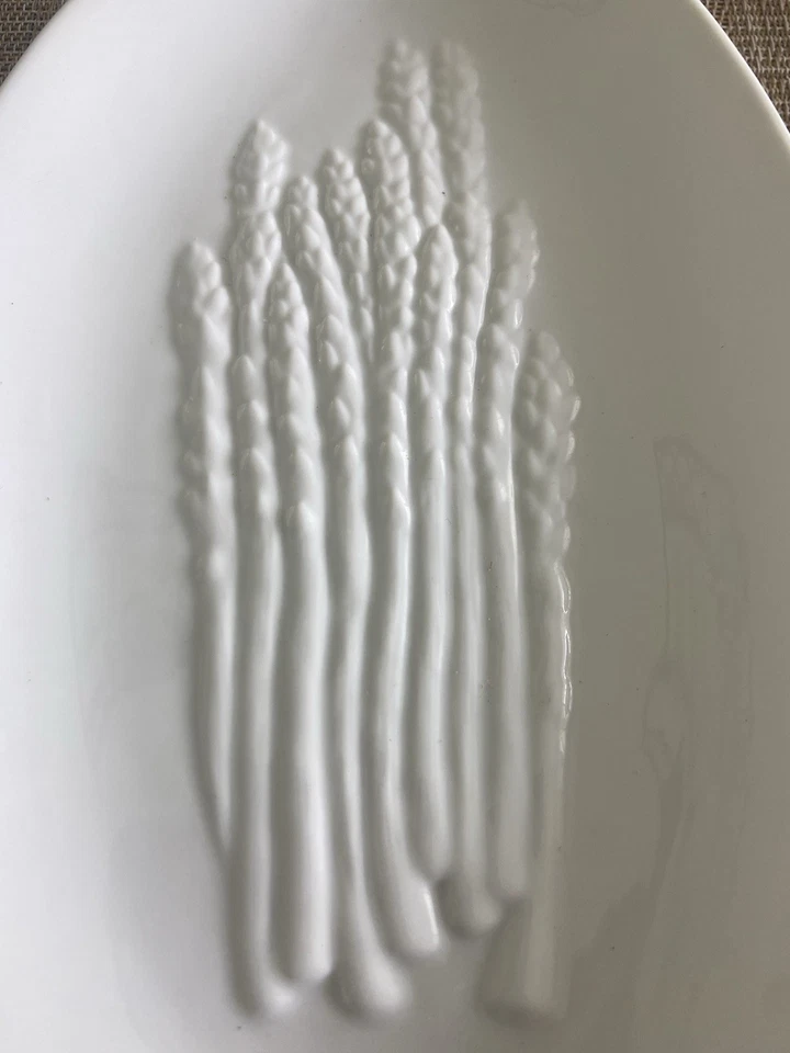 Crate & Barrel 3D Oval Asparagus Serving Platter Dish White 12” EUC Porcelain - Image 2 of 4
