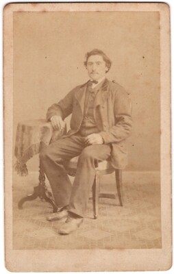 CIRCA 1860s CDV H. NEBBIEN YOUNG MAN IN SUIT OLDENBURG GERMANY
