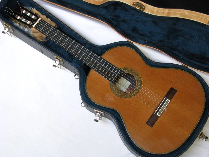 Ignacio Rozas Classical Acoustic guitar nylon strings w Case