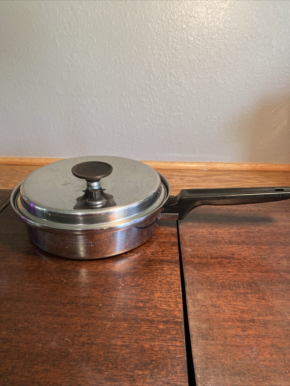 Royal Prestige T-304 7 Ply Titanium Silver Copper 8.75