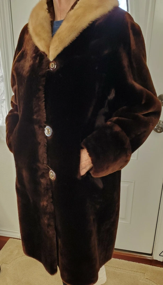 HURTIG LIMITED FURRIERS CANADA GENUINE FUR COAT VINTAGE EXCELLENT CONDITION