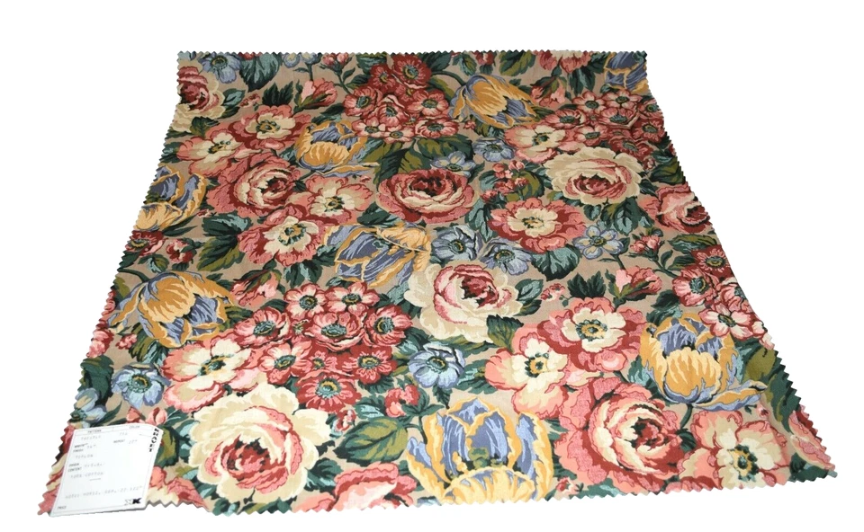 Kravet Lot of 5 Floral Geometric Cotton & Rayon Blend Upholstery Fabric Samples  - Image 2 of 4