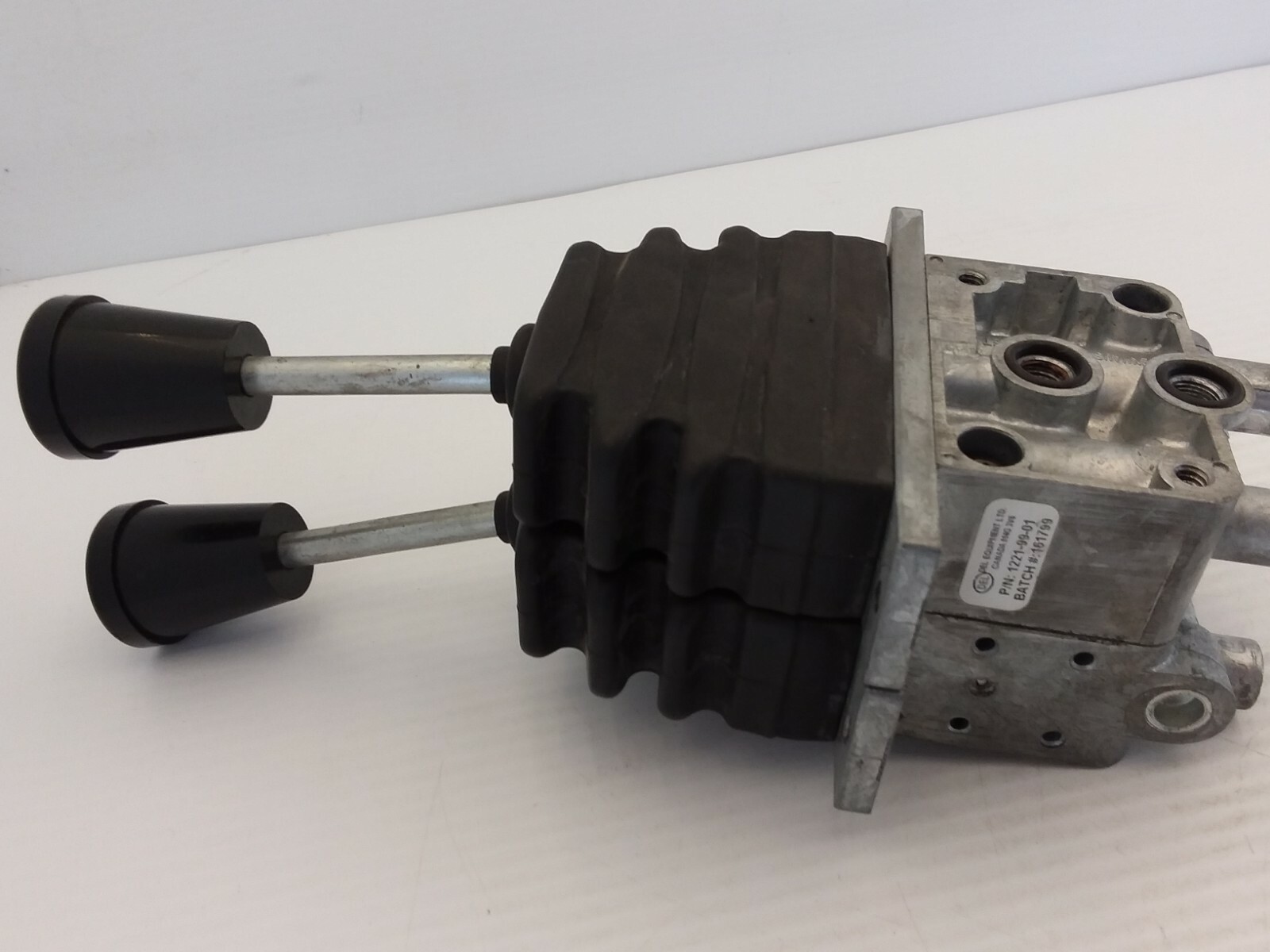 DEL EQUIPMENT 12212B01 2BANKED VALVE eBay