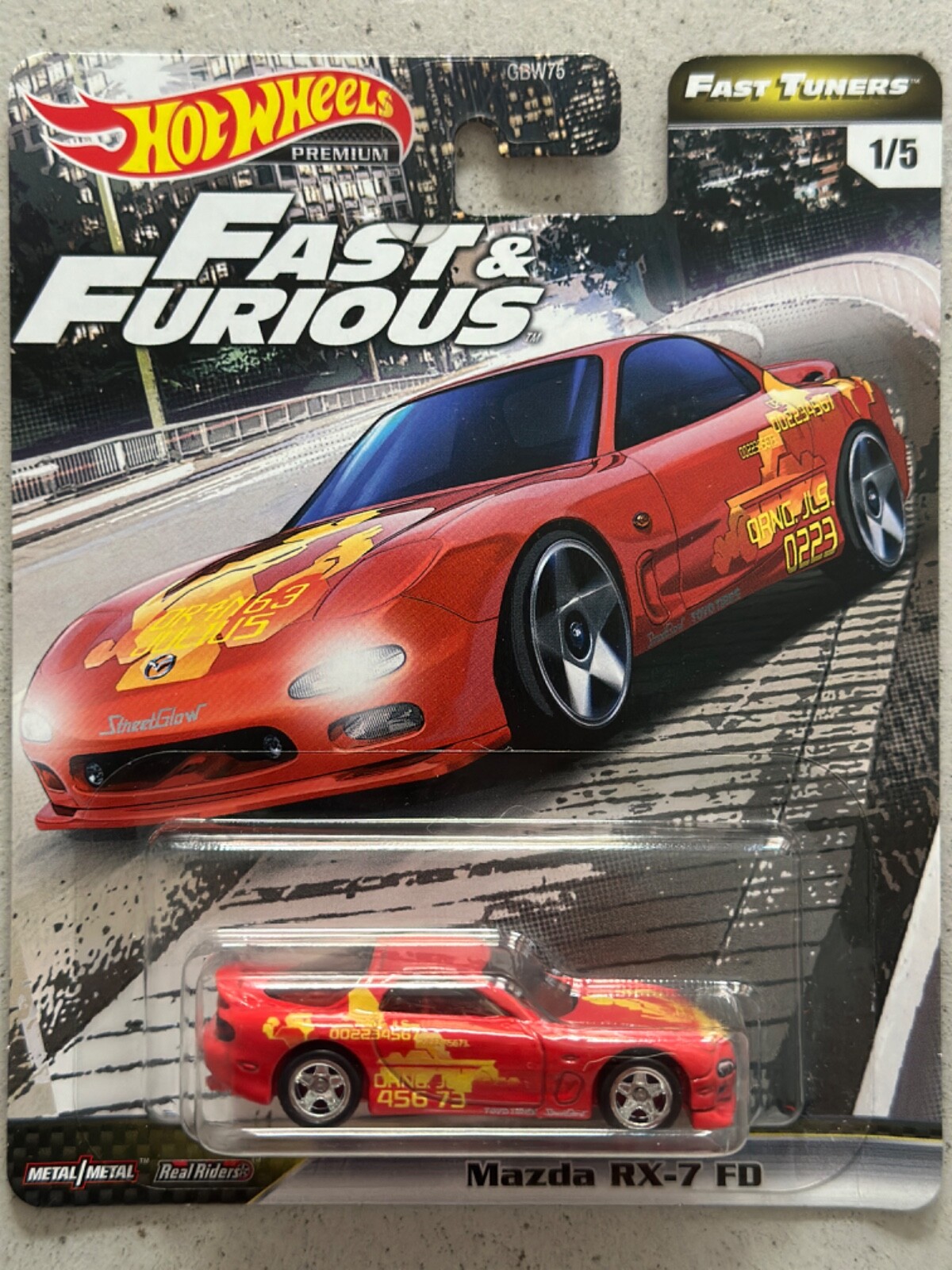 Foto 1 di 5
