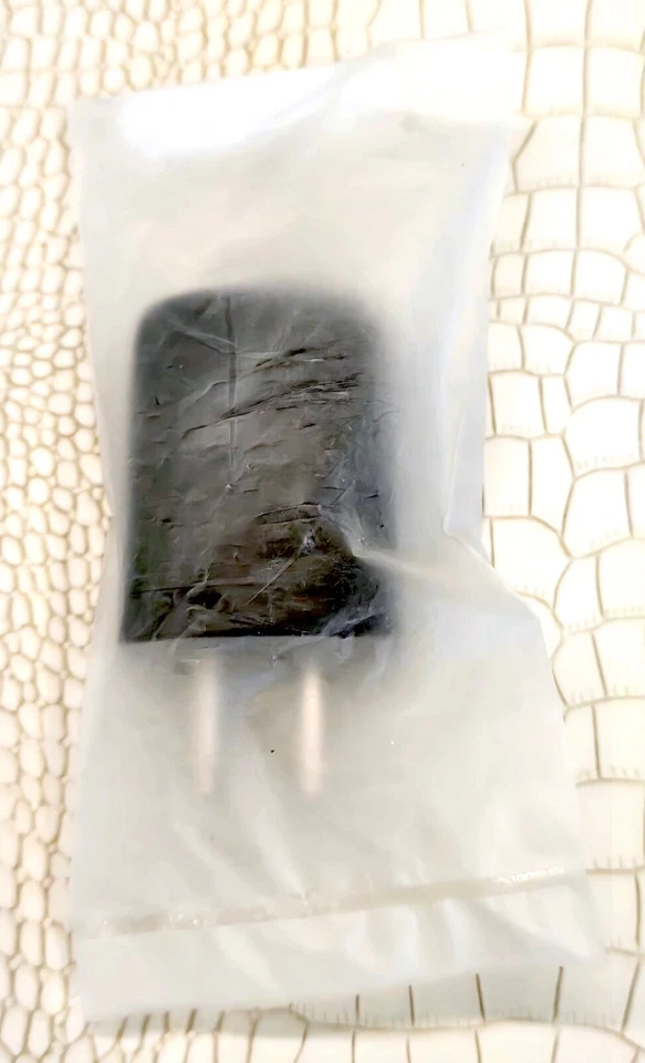 New Factory Sealed HTC (TC U250) 5V 1A Travel Adapter for USB Devices - Black - Image 2 of 4