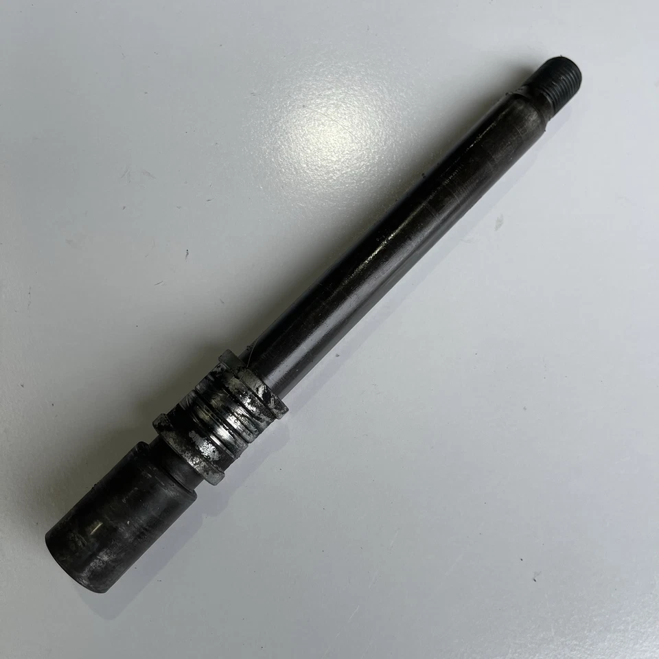 Yamaha FZ6N FZ6 2005 передняя ось шпиндель болт оси 4XV-25181-10-00 - Изображение 2 из 4