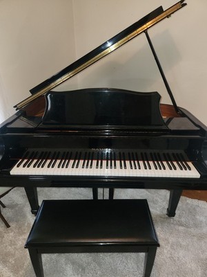 Samick babyGrand Piano Ebony Finish Black Professional Grand Piano