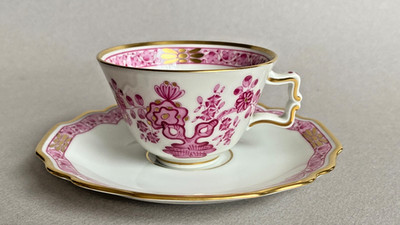m4/26p  Augarten Wien Mokkatasse + UT sehr schöne Bemalung in Pink mit Goldrand