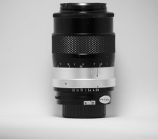 A   Almost perfect Nikon NIKKOR-Q Auto 135mm f/2.8 Pre-Ai Lens