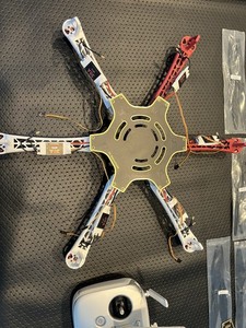 DJI F550 Drone for parts without batteries. As shown in the pictures.