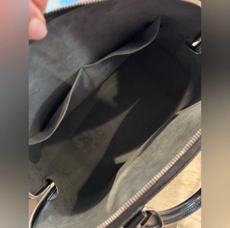 This is the authentic LOUIS VUITTON Epi Alma GM in Black. Style Is From 2013 - Image 2 of 4
