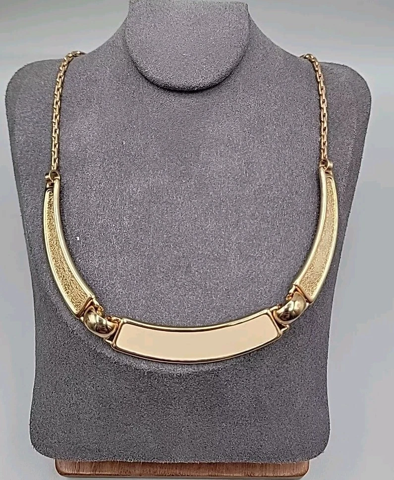 Collier Henkle & Grosse Allemagne années 50 émail plaqué or 17