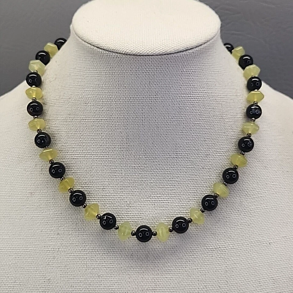 Collar con cuentas de piedra de colección negro redondo ágata amarillo verde 18" Foto 4 de 4