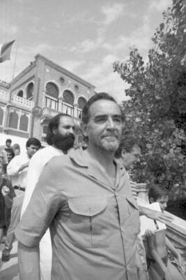 Vittorio Gassman In Front Of The Excelsior Hotel Lido Venice 1982 Old Photo 1